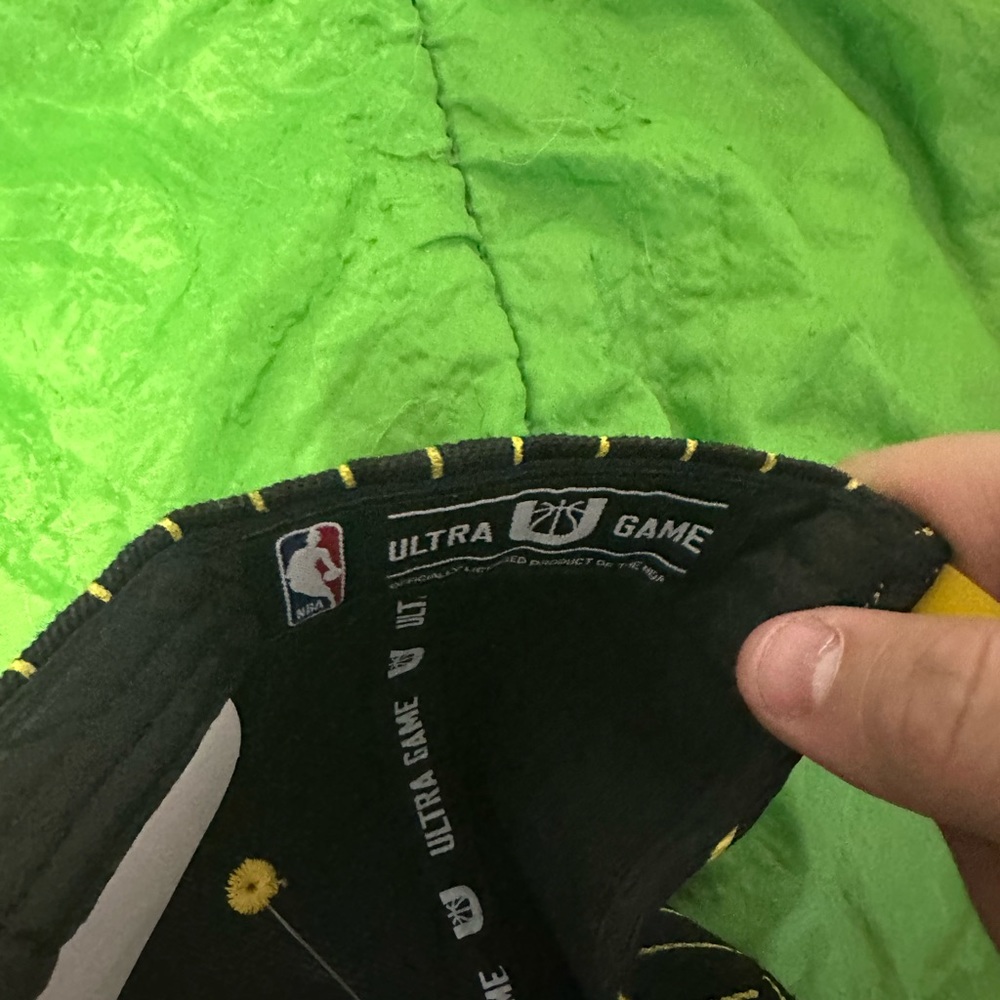 Lakers hat. - Picture 2 of 4